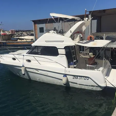 Barca Davanti Capri Botel Massa Lubrense